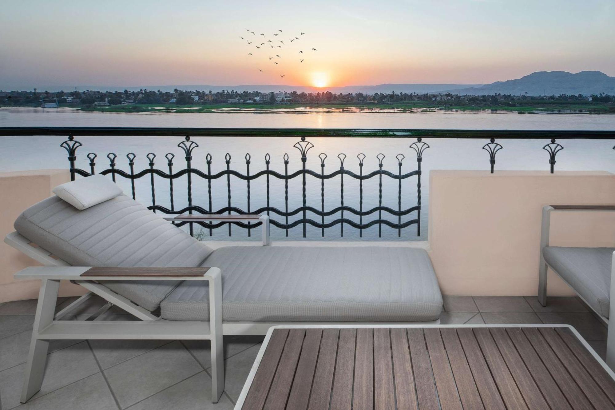 Steigenberger Nile Palace Luxor - Convention Center Exterior foto View from the hotel